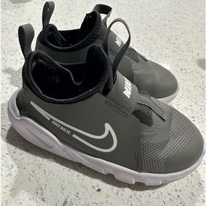 Nike toddler sneakers